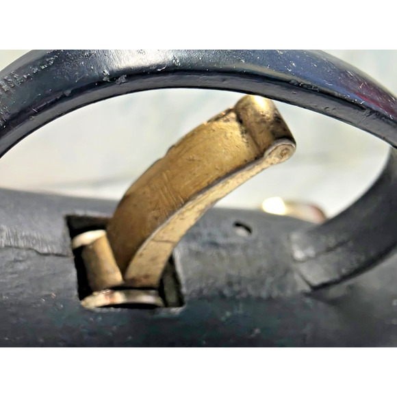 Gun Pistol Lighter Flintlock Table Lighter Cigarette, Novelty with Wood Stand - Picture 10 of 15